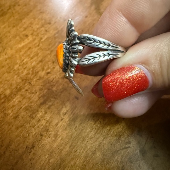 Carolyn Pollack Sterling Silver Ring with Spiny Oyster Teardrop, size 8. - Picture 4 of 5